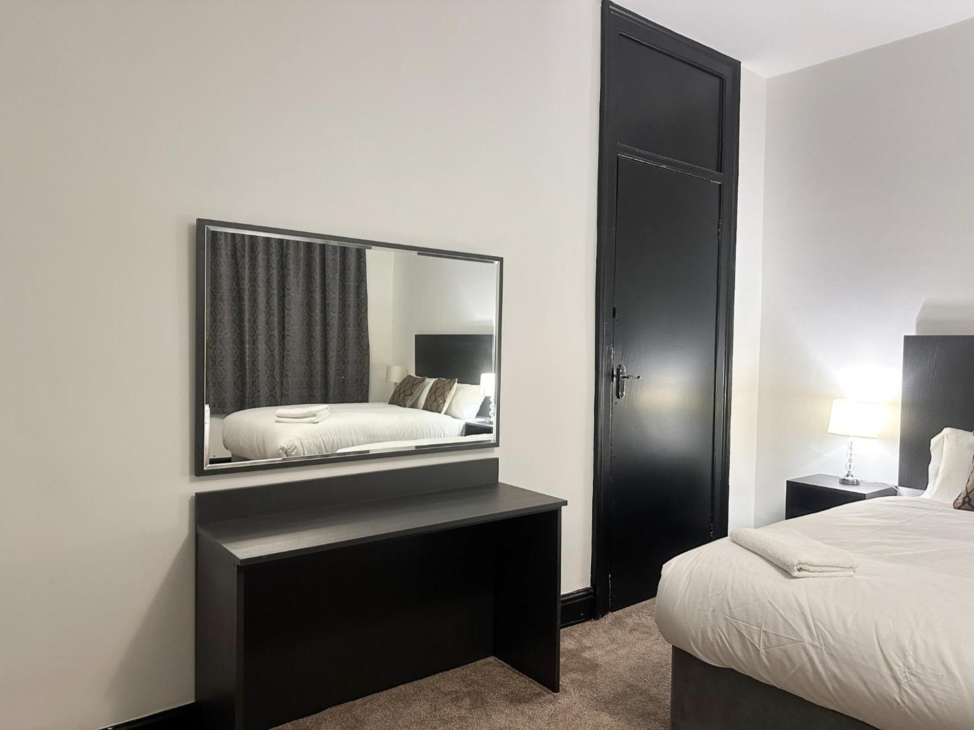 Mulberry Aparthotel Newcastle Gateshead Room photo
